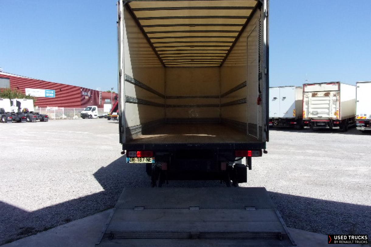 Renault Trucks D Wide 320