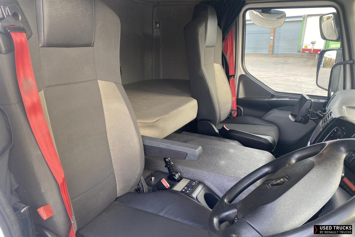 Renault Trucks D Wide 320