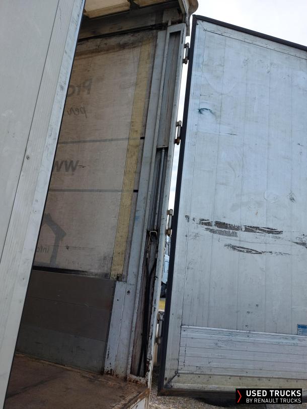Renault Trucks D Wide 320