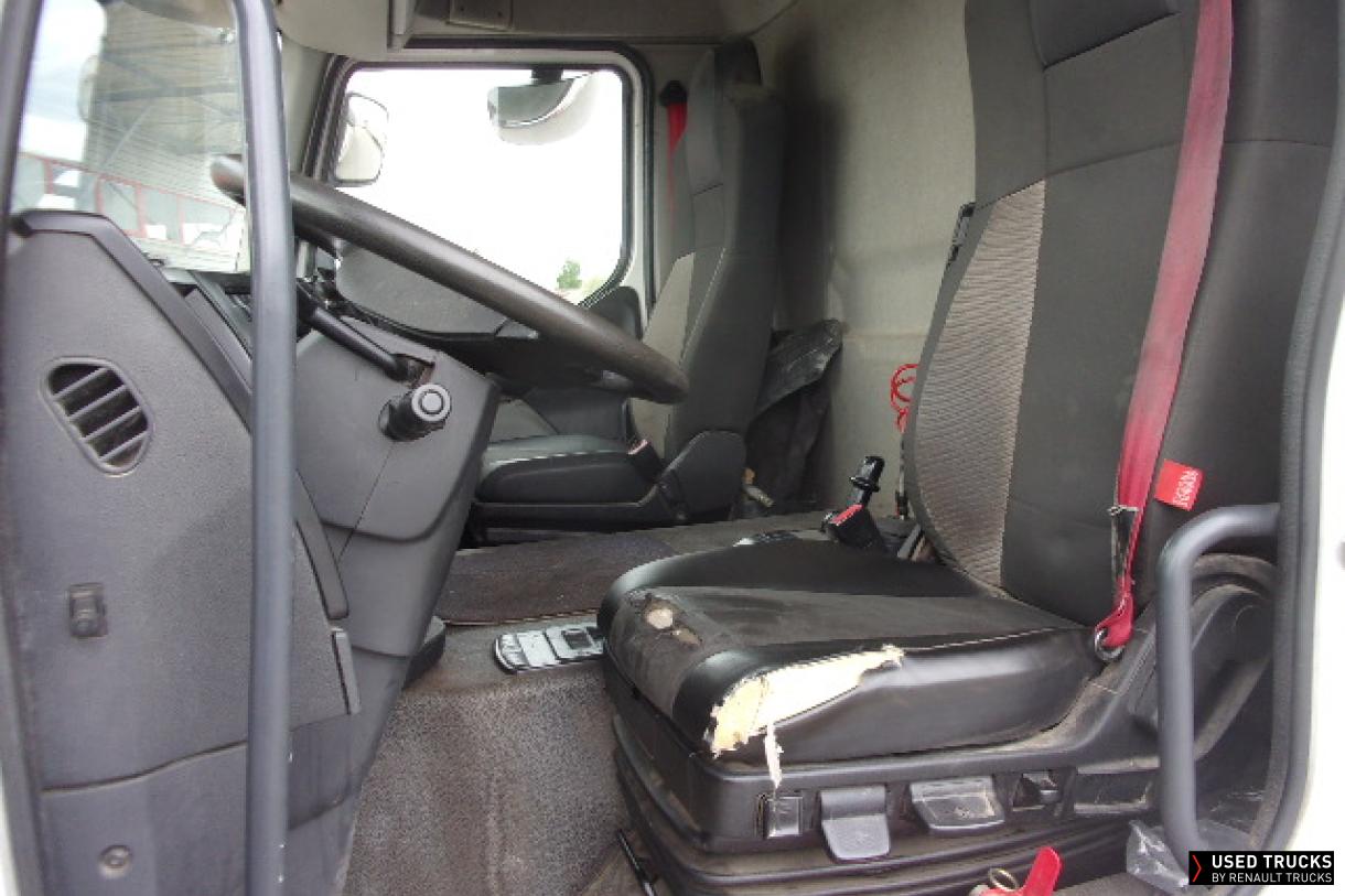 Renault Trucks D Wide 320