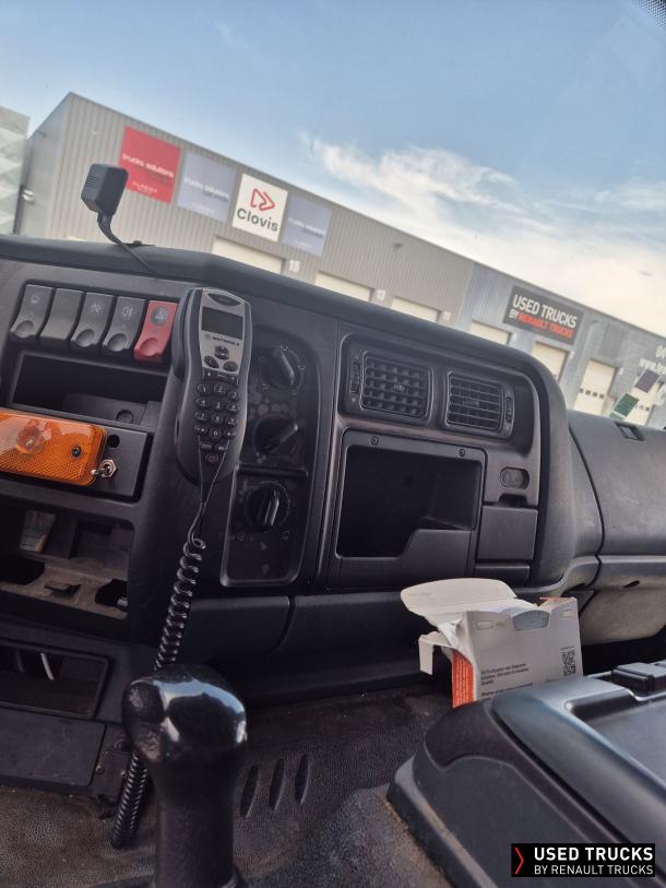Renault Trucks Premium 210