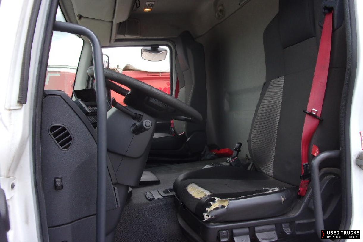 Renault Trucks D Wide 320