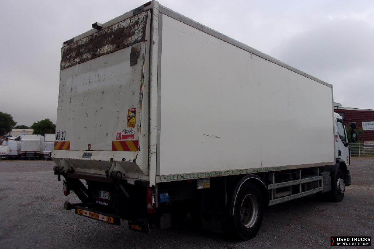 Renault Trucks D Wide 320