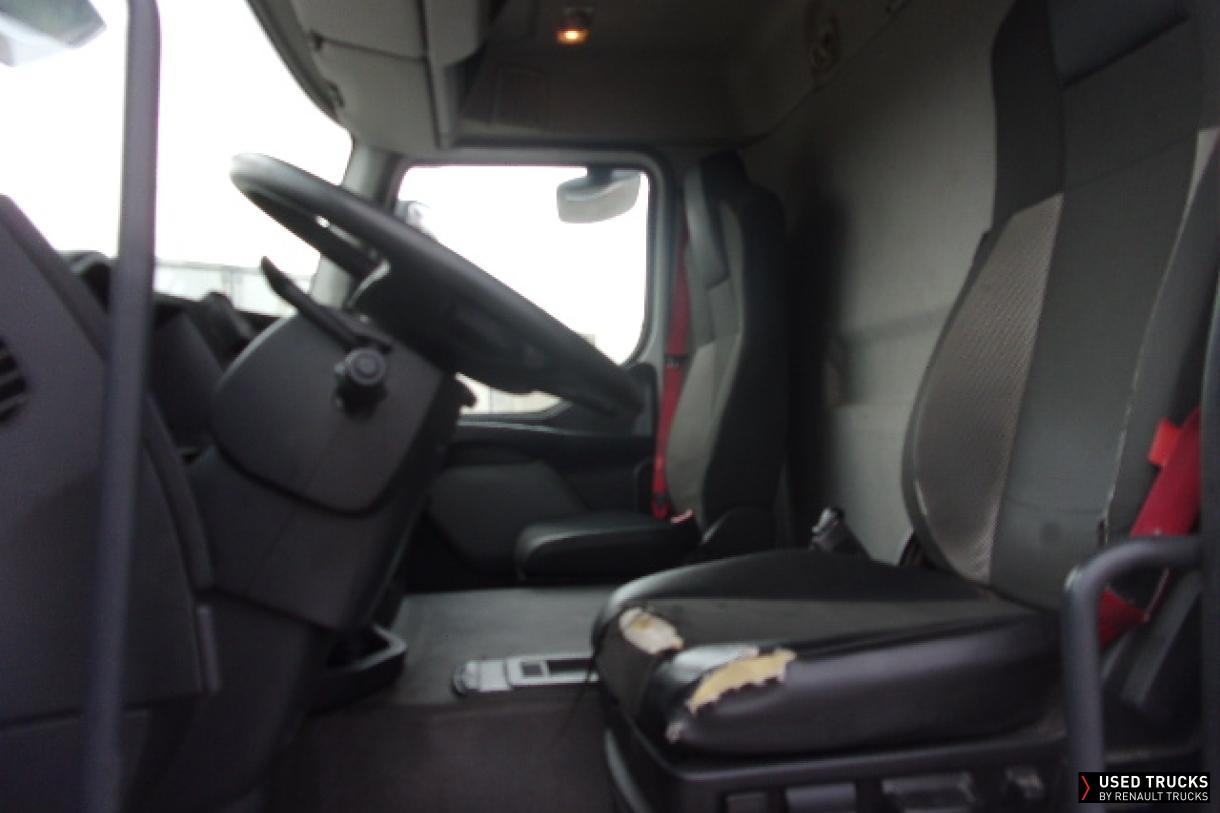 Renault Trucks D Wide 320