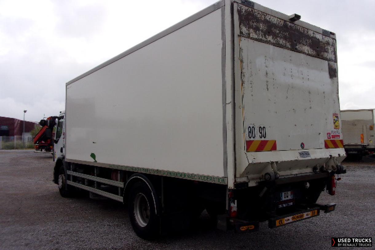 Renault Trucks D Wide 320