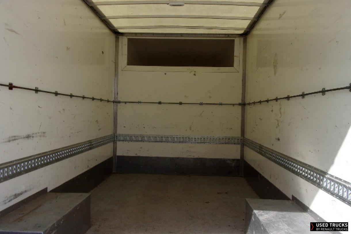Renault Trucks Master 145