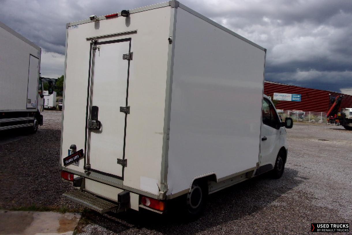 Renault Trucks Trafic 145