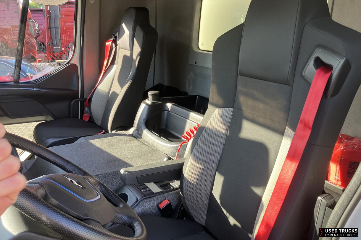 Renault Trucks D Wide 