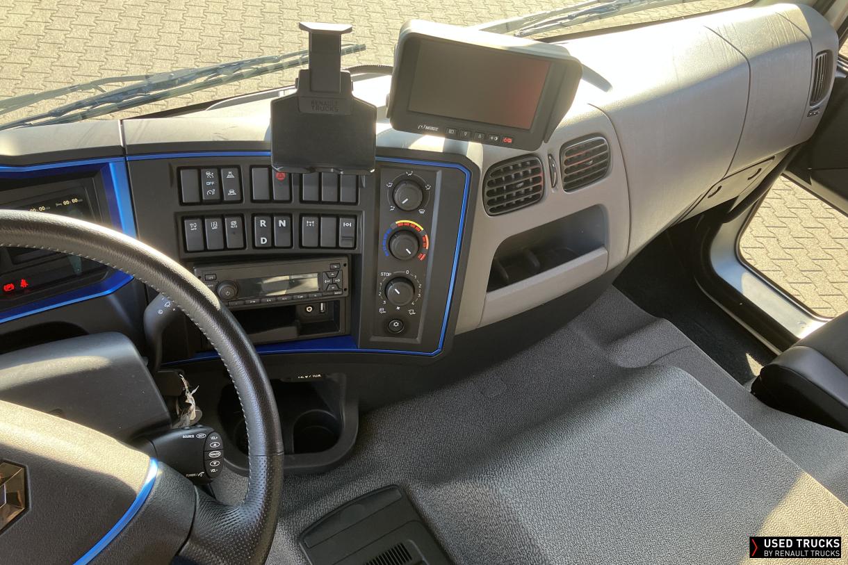 Renault Trucks D Wide 