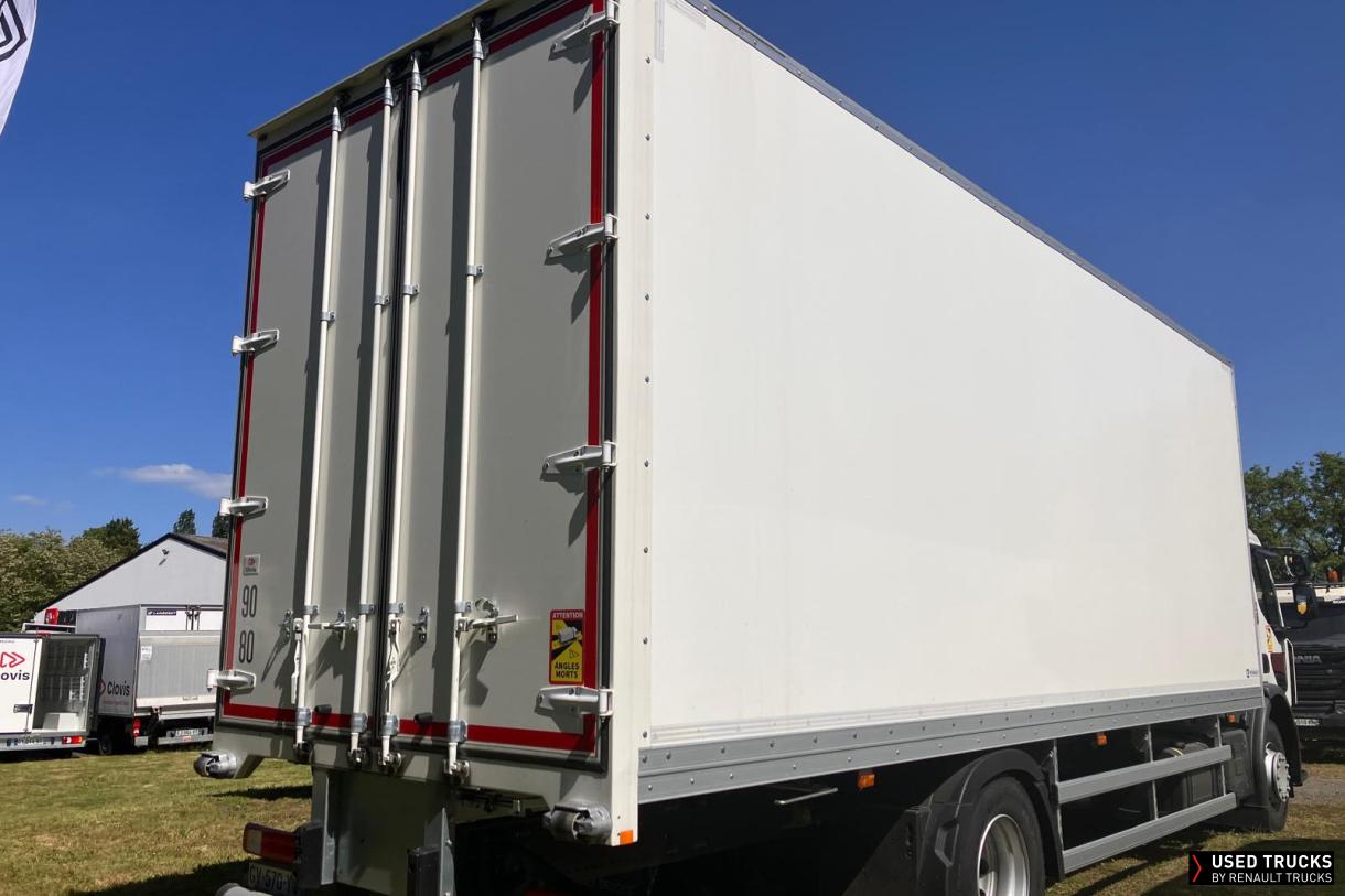 Renault Trucks D Wide 320
