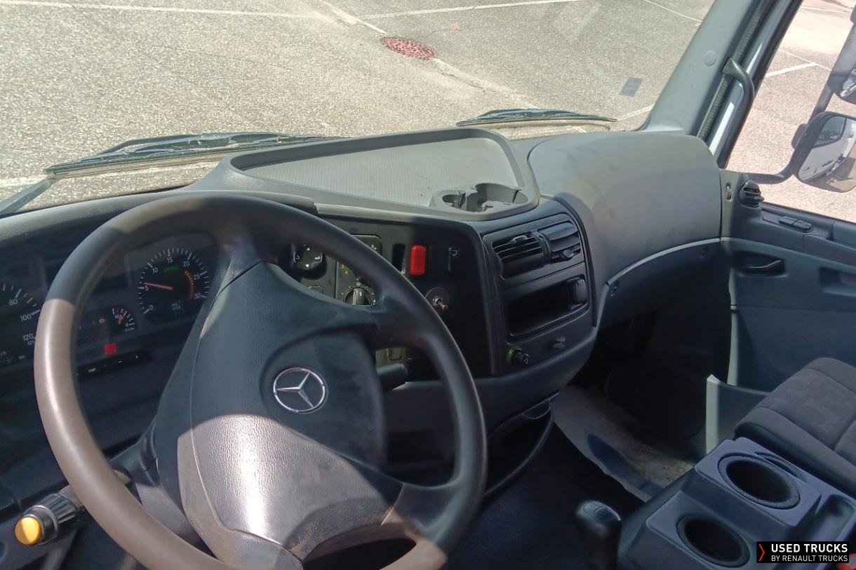 Mercedes-Benz Atego 180