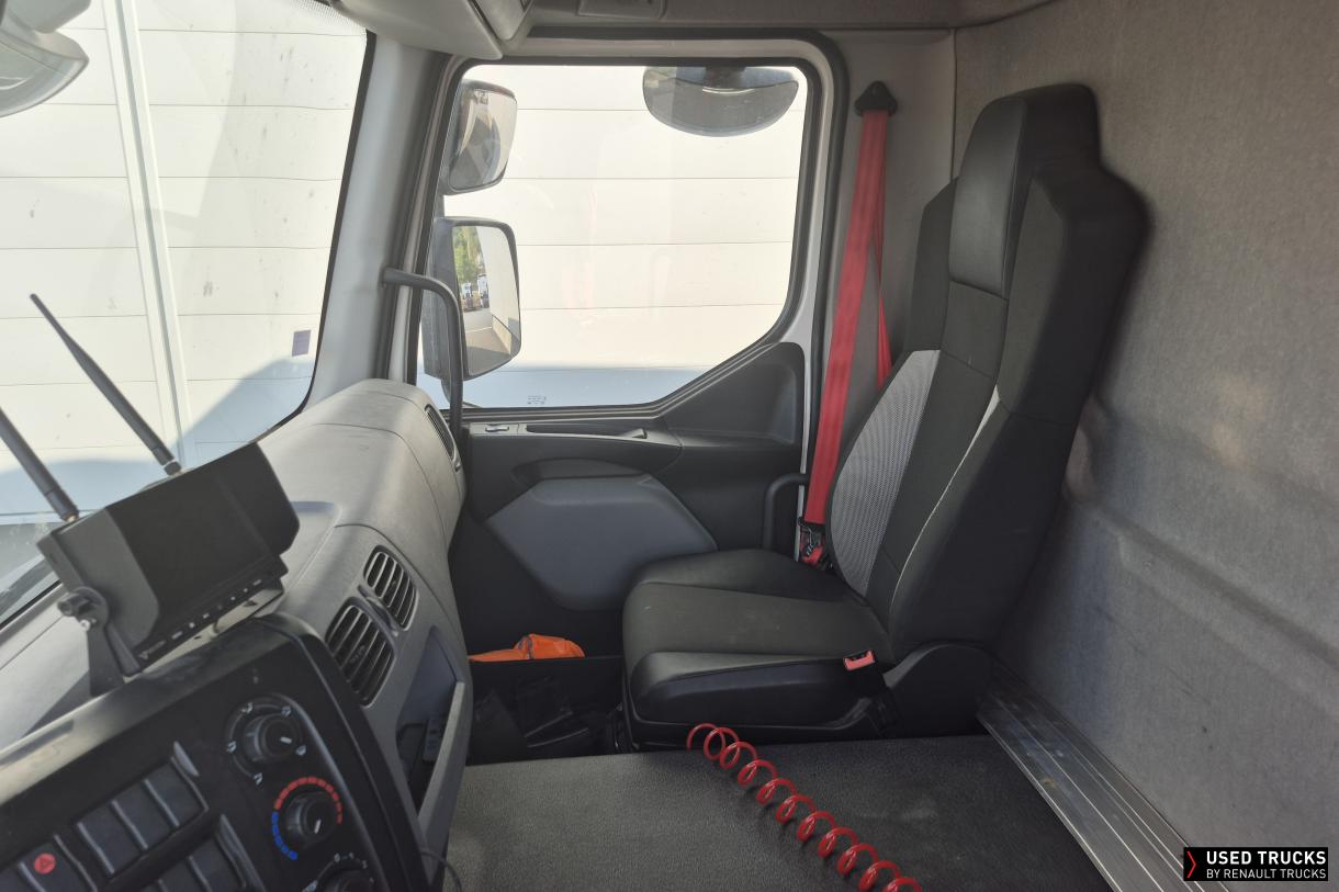 Renault Trucks D Wide 320