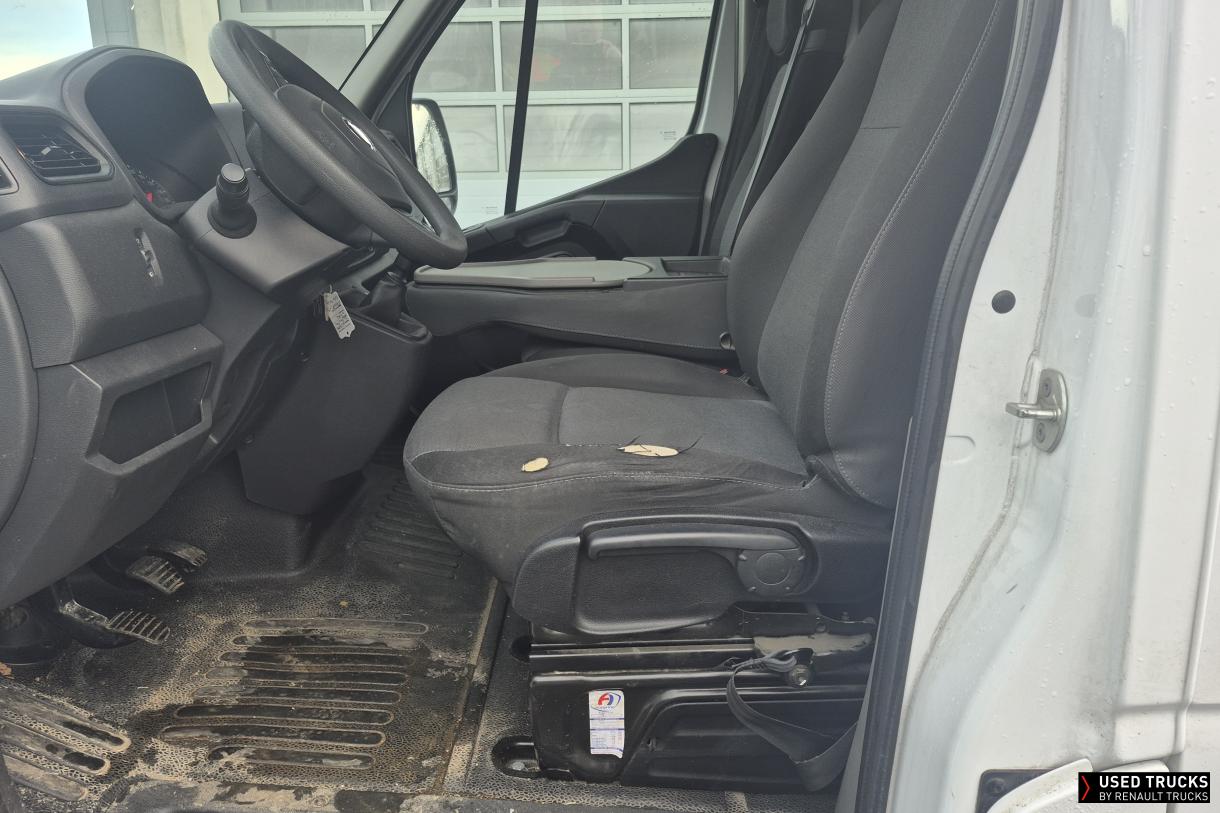 Nissan Interstar 150