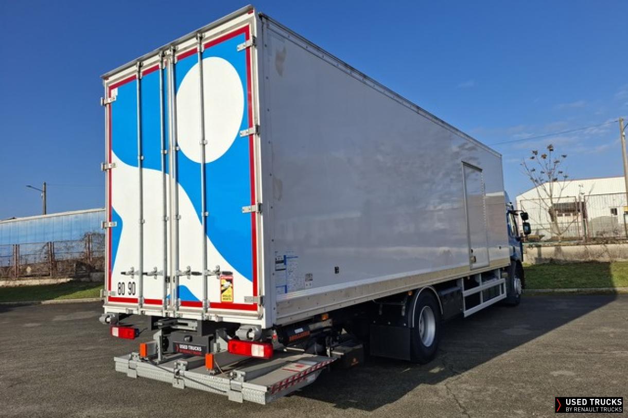 Renault Trucks D Wide 320