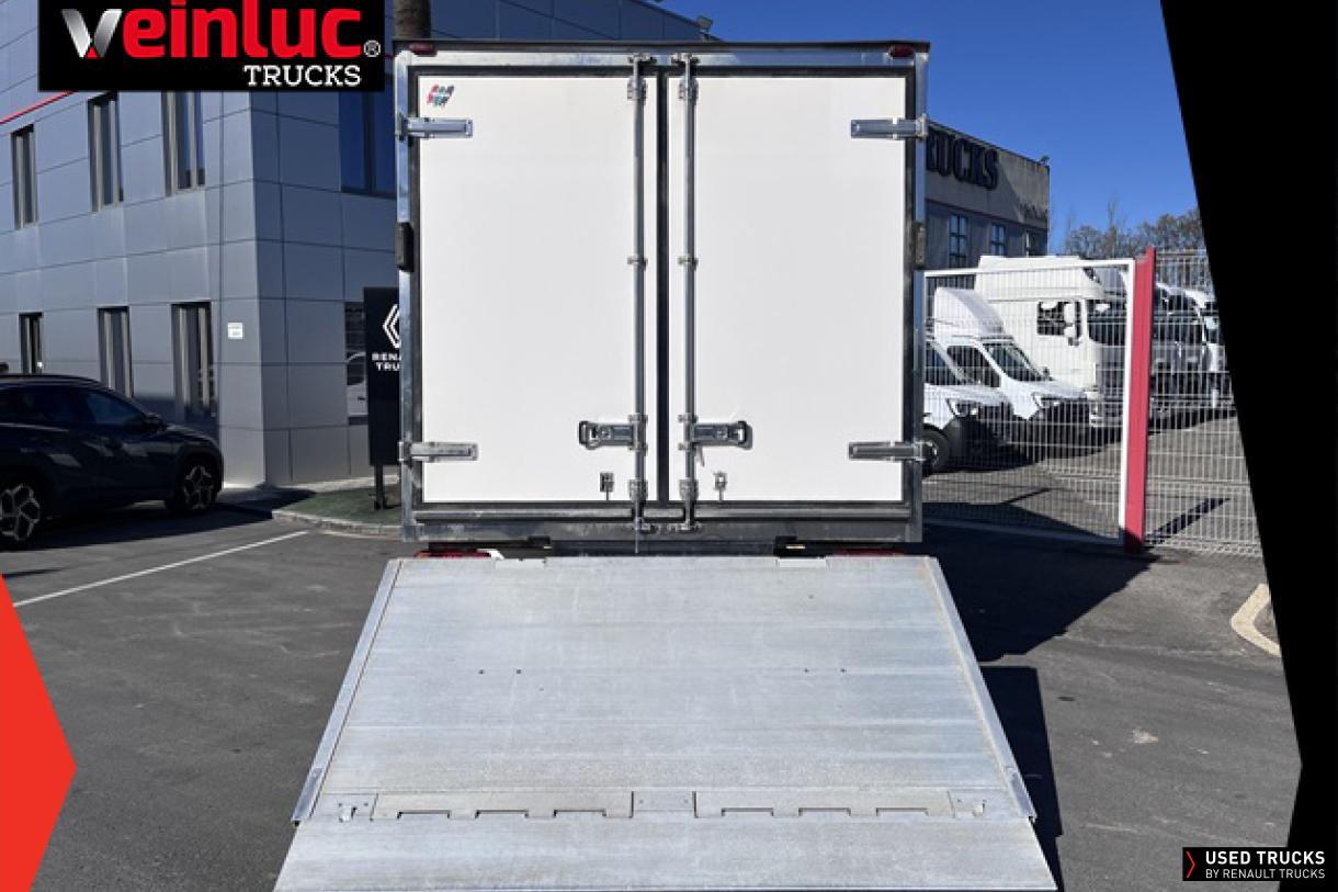 Renault Trucks Mascott 150