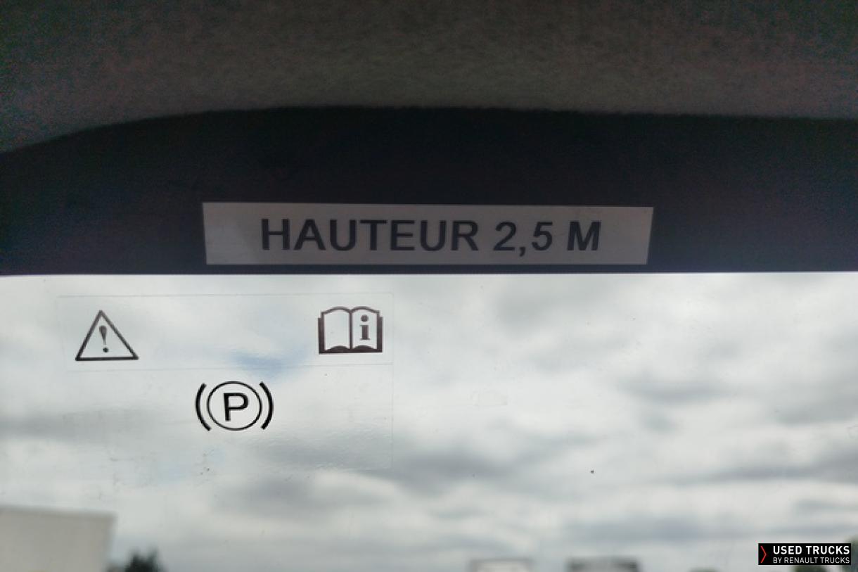 Renault Trucks Master 76