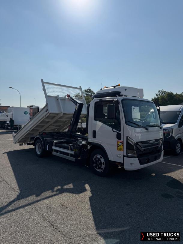 Isuzu M30 190