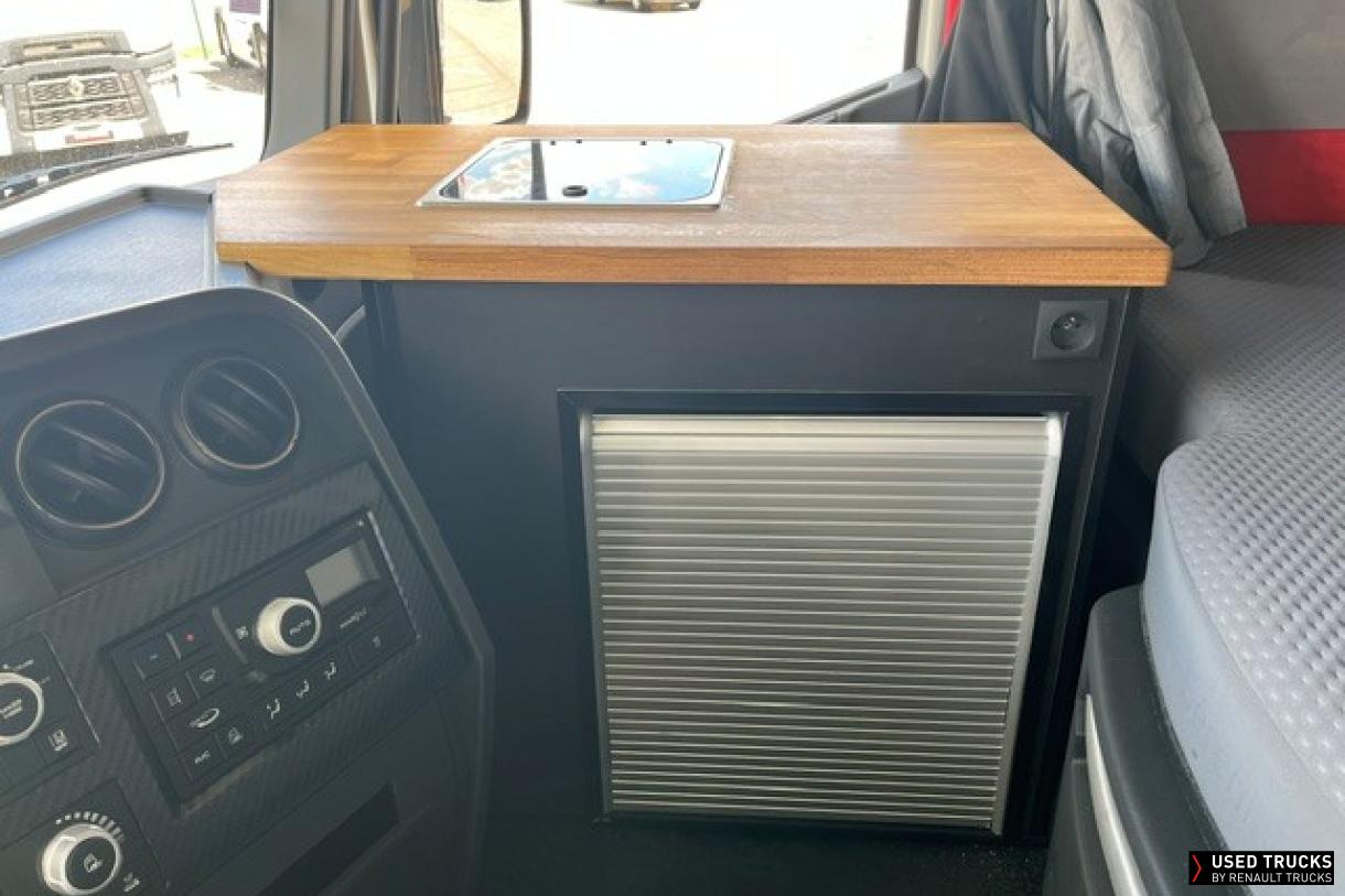 Renault Trucks T High 