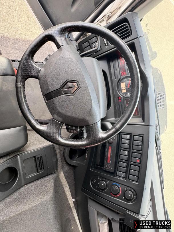 Renault Trucks D Wide 320