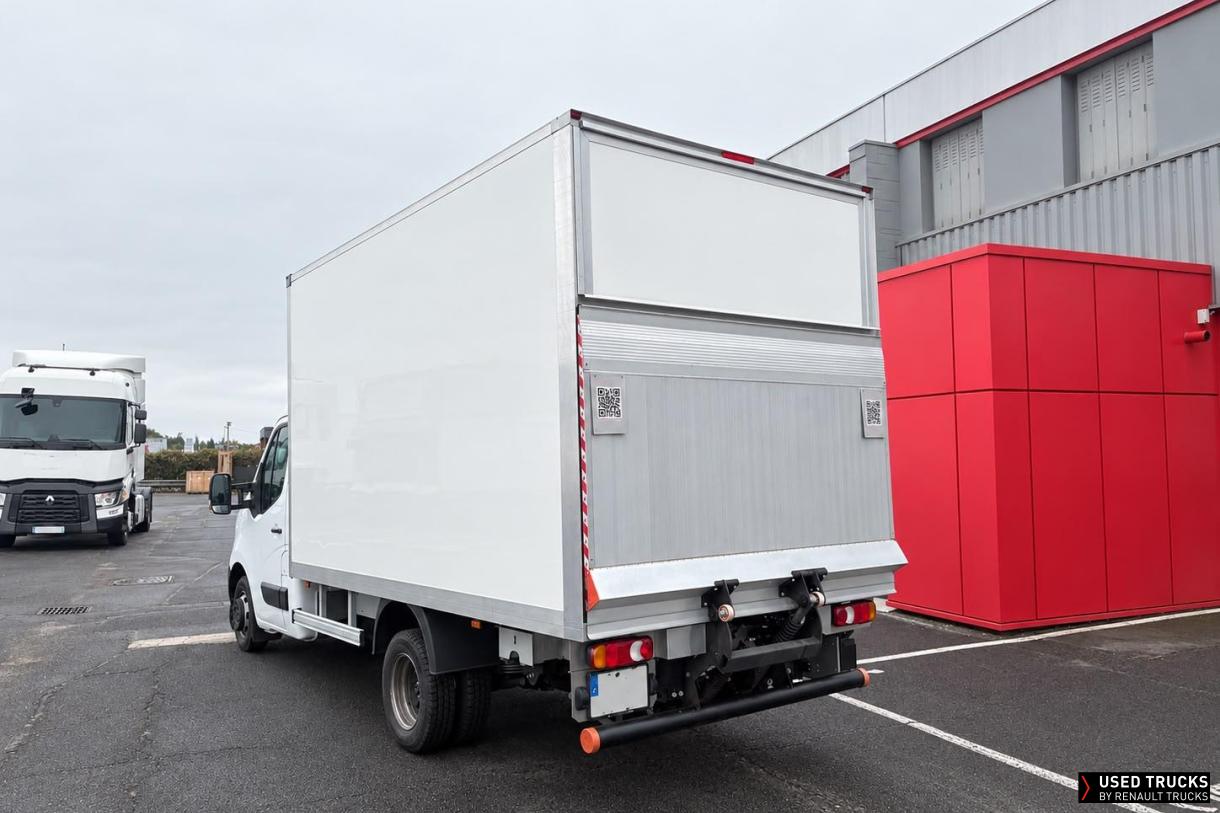 Nissan Interstar 165
