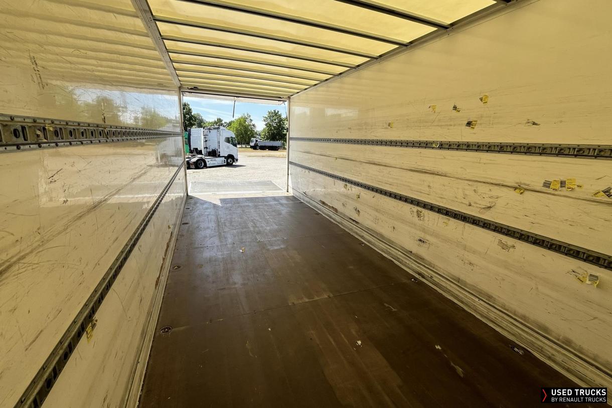 Renault Trucks D Cab 2.1 240