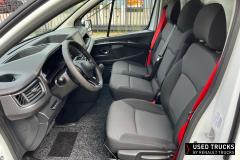 Renault Trucks Trafic
                                          