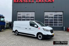Renault Trucks Trafic
                                          