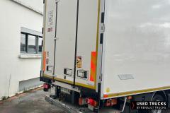 Renault Trucks D
                                          240